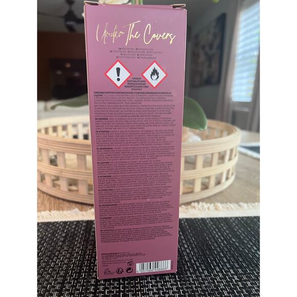REVOLUTION UNDE THE COVERS REED DIFFUSER FLORAL PINK PEPPER & PATCHOULI NIB - Picture 3 of 4